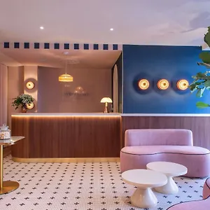 **** Hotel Mercure Pigalle Sacre Coeur França
