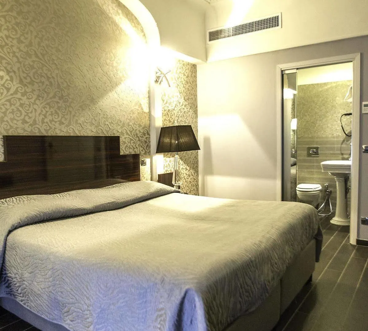 ***  Hotel Le Meurice Nice France