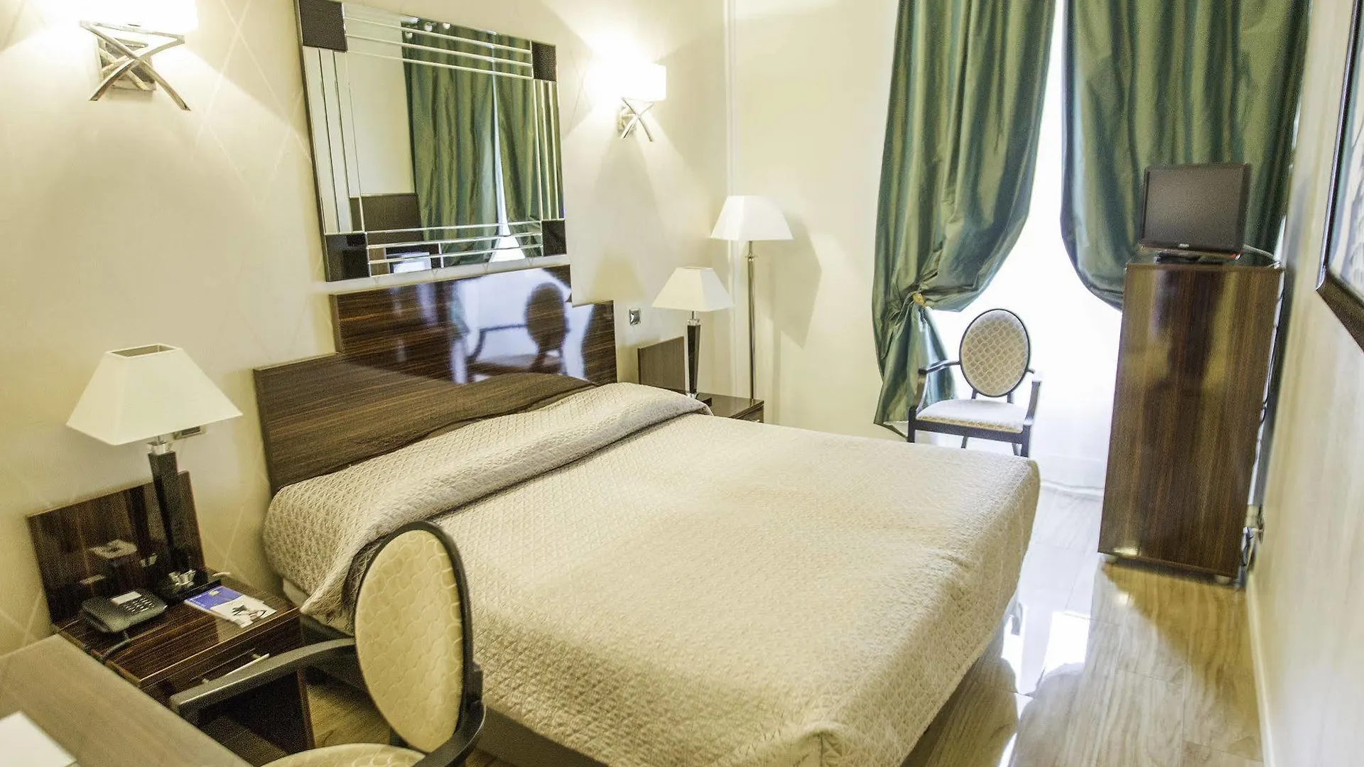 Hotel Le Meurice Nice 3*,  France