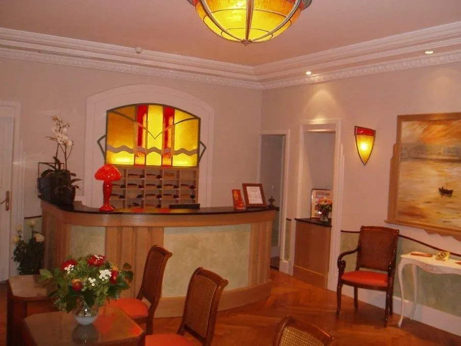 Hotel Le Meurice Nice 3*,